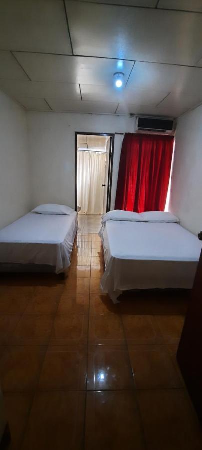 Hospedaje Tropical Dreams South End Ngoại thất bức ảnh